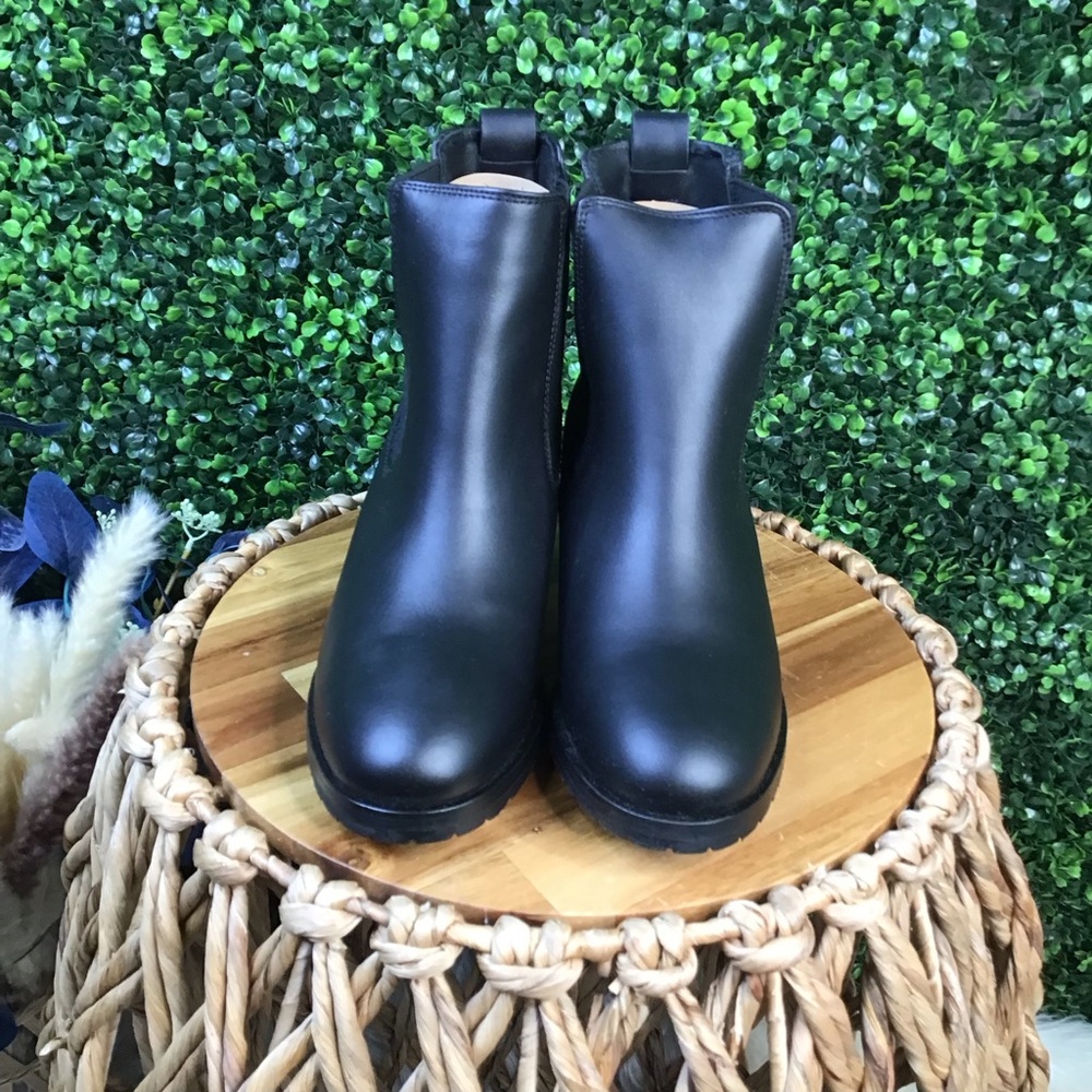 New in box Nisolo x Anthropologie Black Chelsea Leather Ankle Booties - Picture 7 of 13
